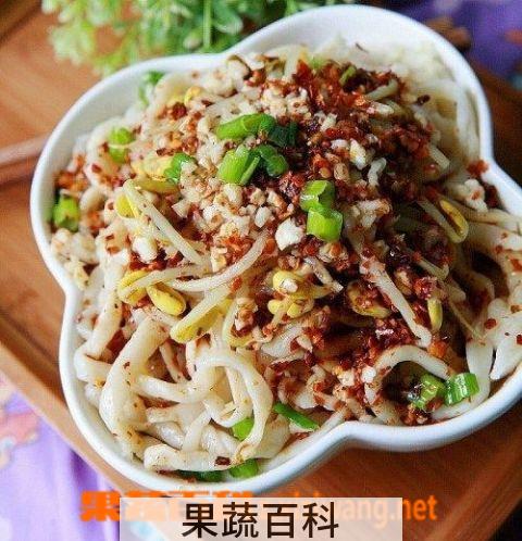果蔬百科油泼面的做法