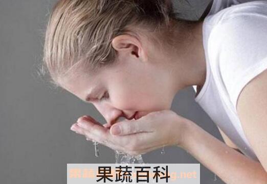 白糖洗脸好事么 白糖洗脸的好处和坏处