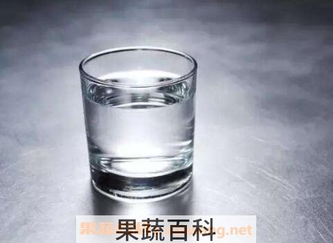 一天喝多少水最好 喝水的好处有哪些
