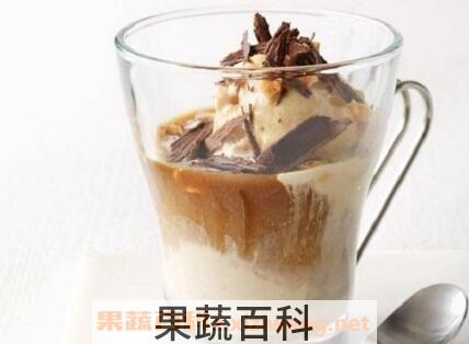 冰淇淋咖啡应该怎么吃