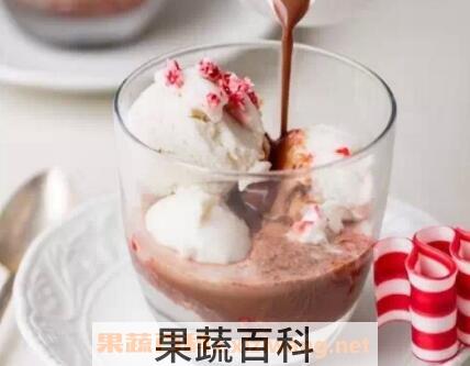 冰淇淋咖啡应该怎么吃