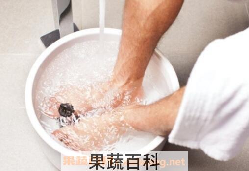 白醋泡脚的功效与作用
