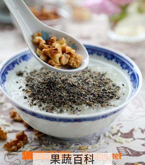 果蔬百科核桃仁芝麻粥的做法