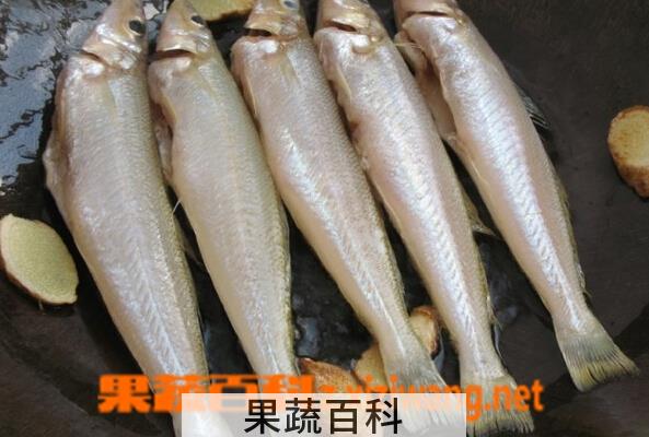 果蔬百科烧鱼怎么不粘锅