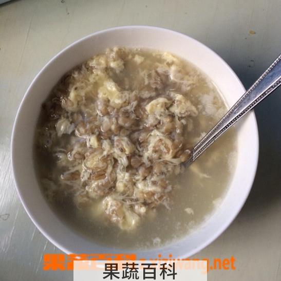 果蔬百科蜂蜜燕麦鸡蛋粥的做法