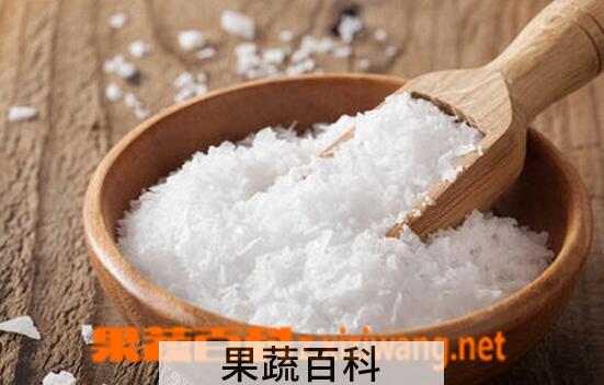 果蔬百科食盐的美容功效与用法