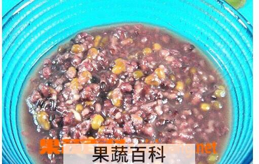 果蔬百科黑米薏仁绿豆粥