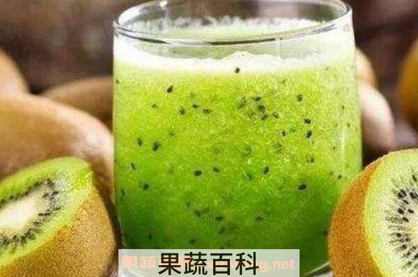 猕猴桃跟什么榨汁好喝 鲜榨猕猴桃汁的做法
