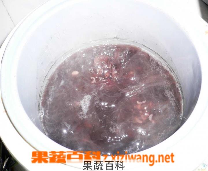 果蔬百科紫糯薏米粥