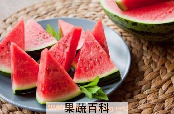 西瓜为什么要撒盐 西瓜撒盐的功效与作用