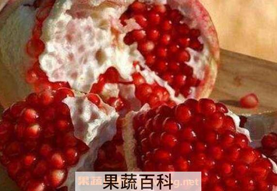 石榴籽能吃吗 吃石榴籽的好处和功效