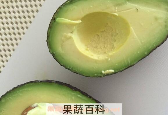牛油果吃起来什么味道 牛油果怎样吃才不难吃