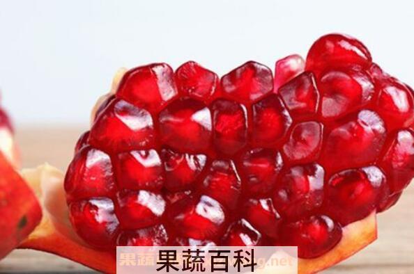石榴籽可以吃吗 吃石榴要不要吐籽