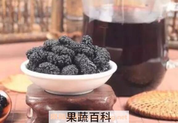 桑葚干泡水喝的功效与作用