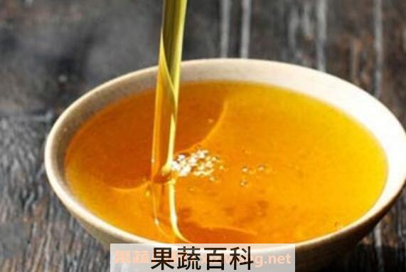 茶籽油擦脸有什么作用 茶籽油对头发的功效