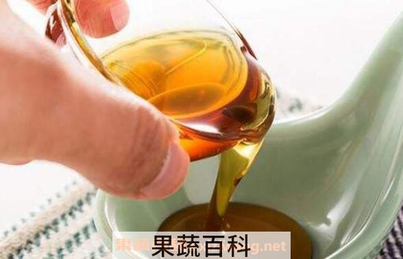  芝麻油的功效与作用 吃芝麻油的好处有哪些