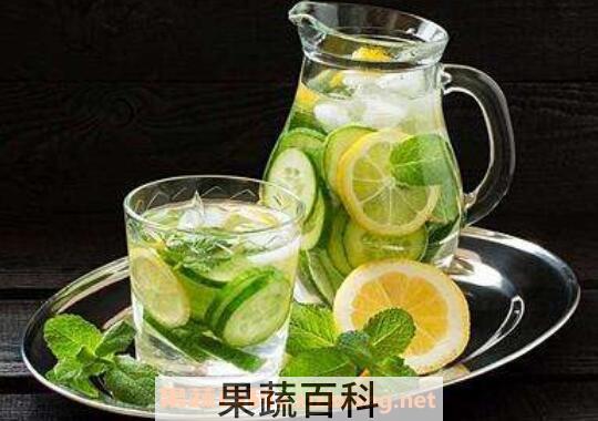 柠檬水如何泡 柠檬水的正确泡法与功效