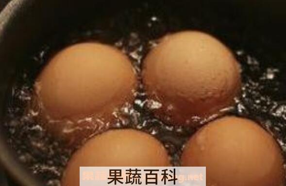  煮鸡蛋要多久才能熟 煮鸡蛋用开水还是冷水