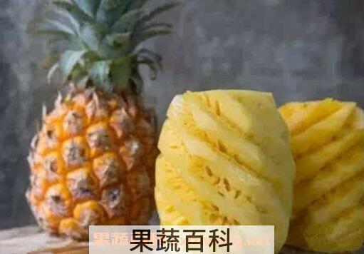 菠萝怎么去皮 菠萝去皮最简单的方法