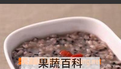果蔬百科 黑豆糯米粥的功效 