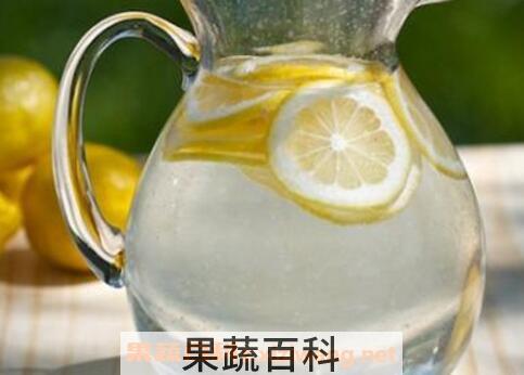 柠檬片泡水的功效 柠檬片怎么泡水好