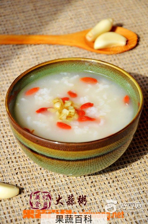 果蔬百科绿豆大蒜粥的功效