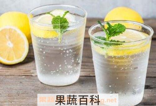 蜂蜜柠檬水什么时候喝 蜂蜜柠檬水的喝法技巧