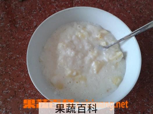 果蔬百科牛奶苹果粥的做法