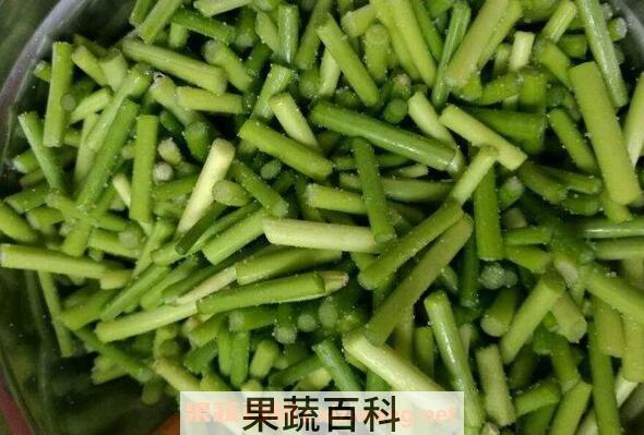 腌制好的蒜苔怎么吃 腌制的干蒜苔怎么吃