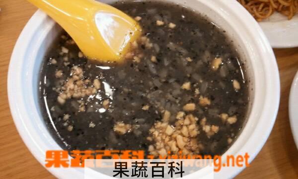 果蔬百科黑糯米粥
