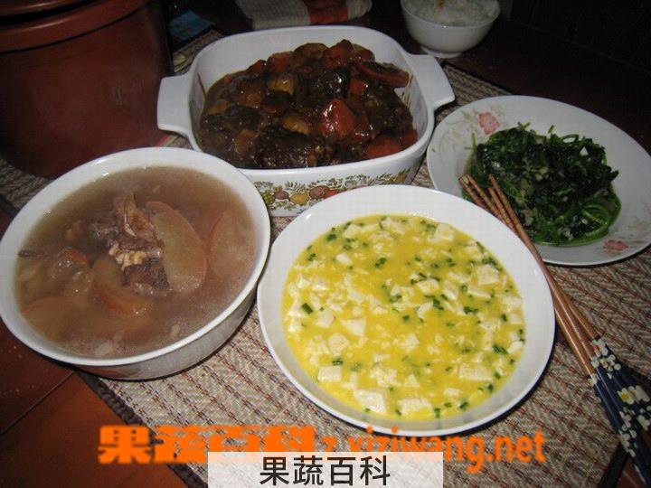 果蔬百科瘦肉香葱豆豉粥