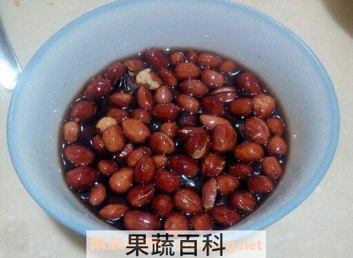 醋泡花生米的正确吃法与功效