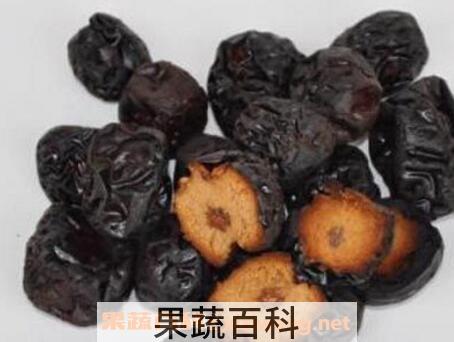 枣炒黑泡水喝有什么作用与功效