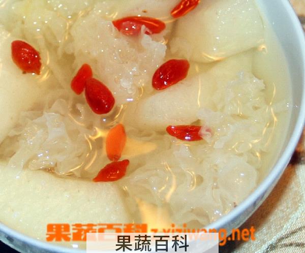 果蔬百科银耳雪梨冰糖水