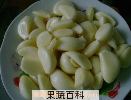 快速剥大量蒜的窍门 人工剥大蒜头最快方法