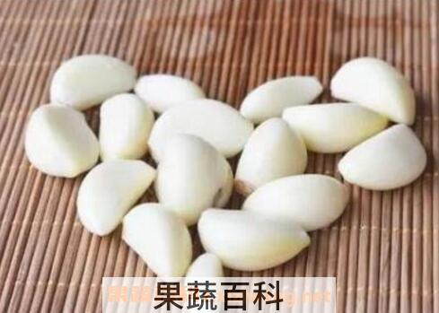 大蒜怎么剥皮最快 如何快速剥蒜又多又快