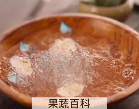 雪燕的功效与作用及食用方法