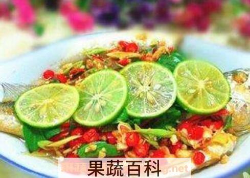 蒸鱼放柠檬有什么作用 柠檬蒸鱼怎么做
