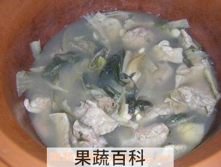 蕨菜干煲汤的功效与做法