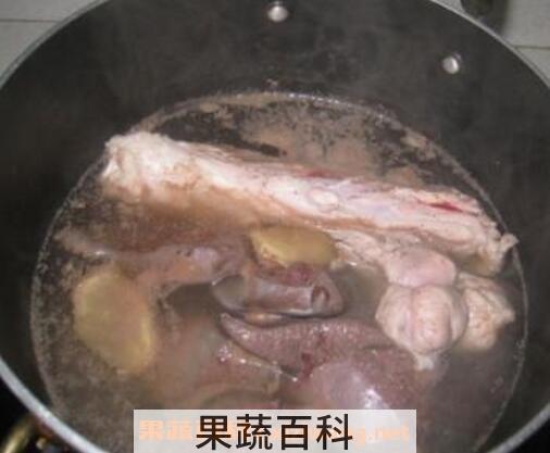 彭鱼腮瘦肉汤的功效及制作方法