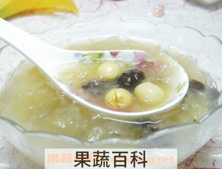 银耳莲子汤的功效作用