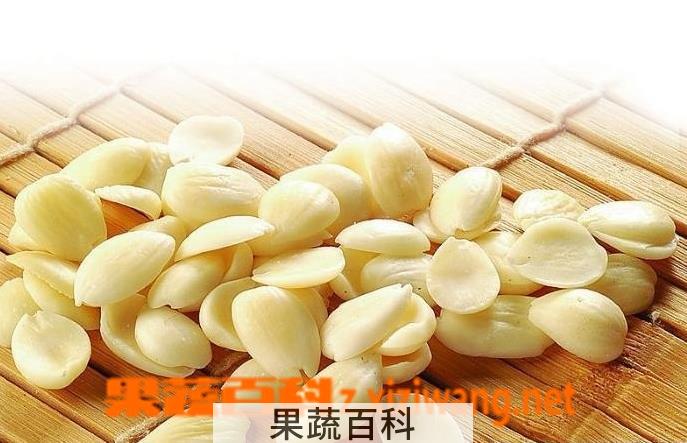 果蔬百科苦杏仁的功效与作用