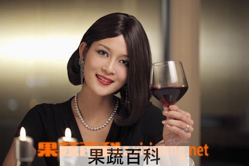果蔬百科女人喝葡萄酒的好处