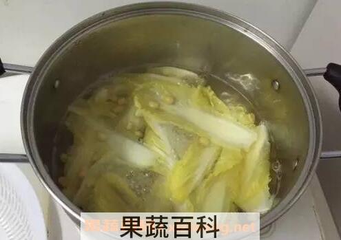 白菜黄豆水的功效