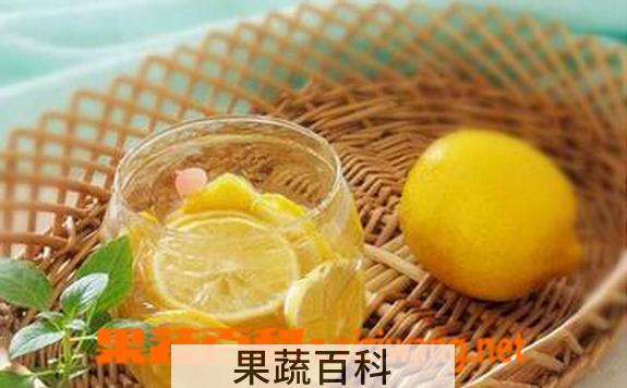 果蔬百科常喝柠檬水的好处