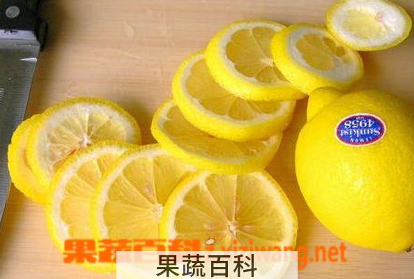果蔬百科黄柠檬片泡水