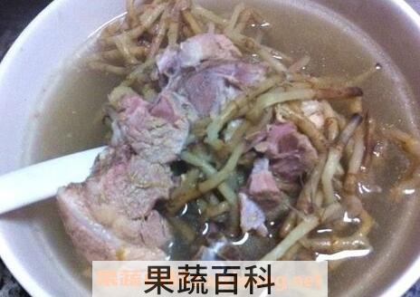 折耳根炖肉的功效