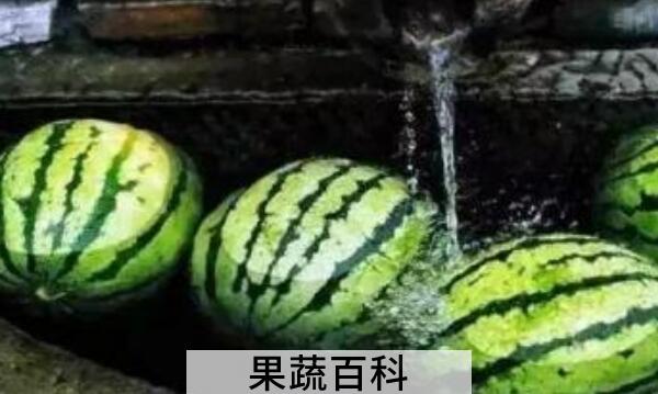 夏季吃西瓜上火吗，吃冰镇西瓜上火吗