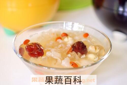 银耳莲子汤的功效与作用