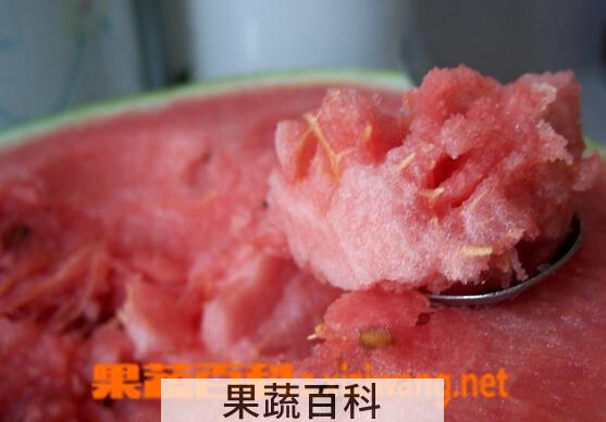 果蔬百科挑选沙瓤西瓜